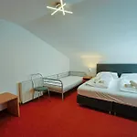 Goetznerhof - Self-check-in Hotel Innsbruck