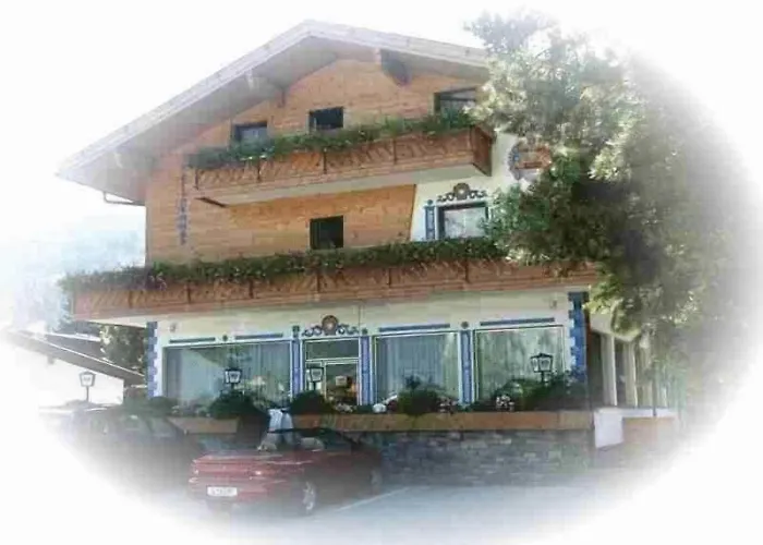 Отель Goetznerhof - Self-check-in 3*